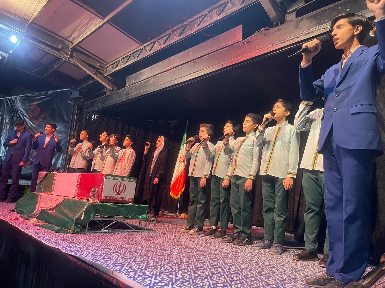 برگزاری مراسم تجمع مردمی تشکل‌های شاهد و ایثارگر در میدان بهارستان تهران