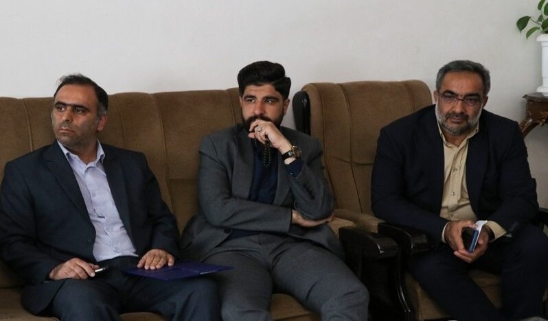 دیدار معاون تعاون بنیاد شهید با خانواده شهید «یونس نصیری»