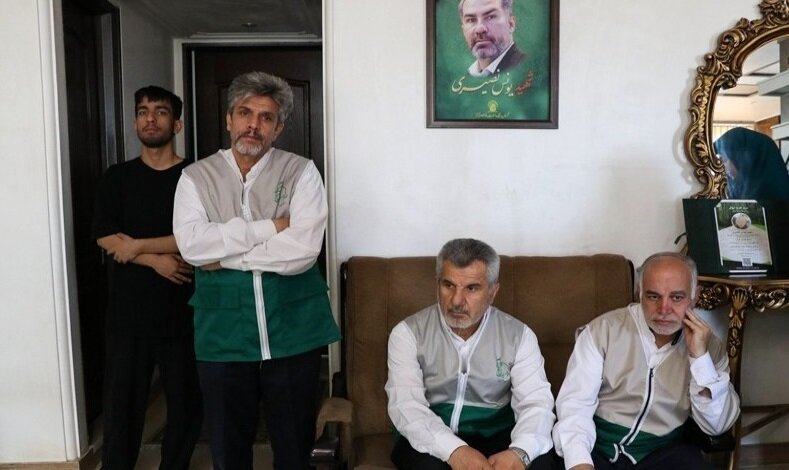 دیدار معاون تعاون بنیاد شهید با خانواده شهید «یونس نصیری»