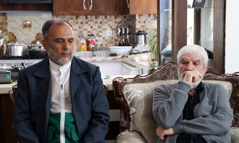 دیدار معاون تعاون بنیاد شهید با خانواده شهید «یونس نصیری»