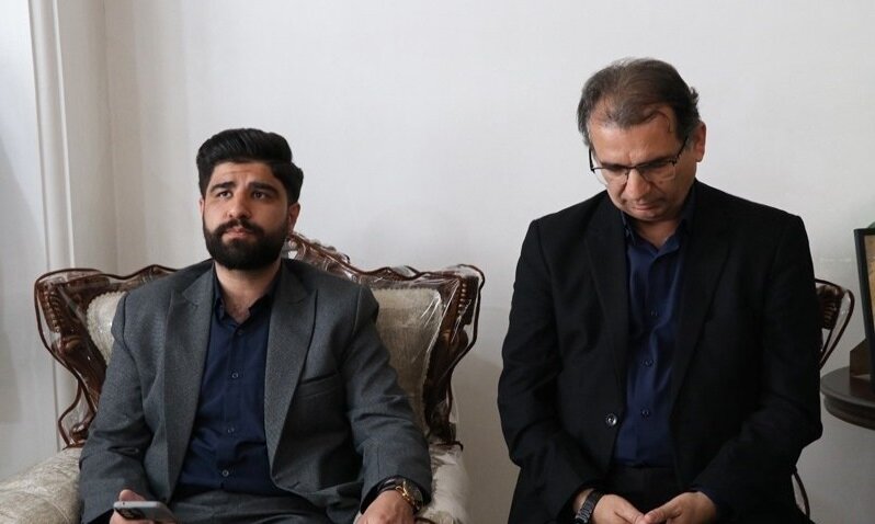 دیدار معاون تعاون بنیاد شهید با خانواده شهید «یونس نصیری»