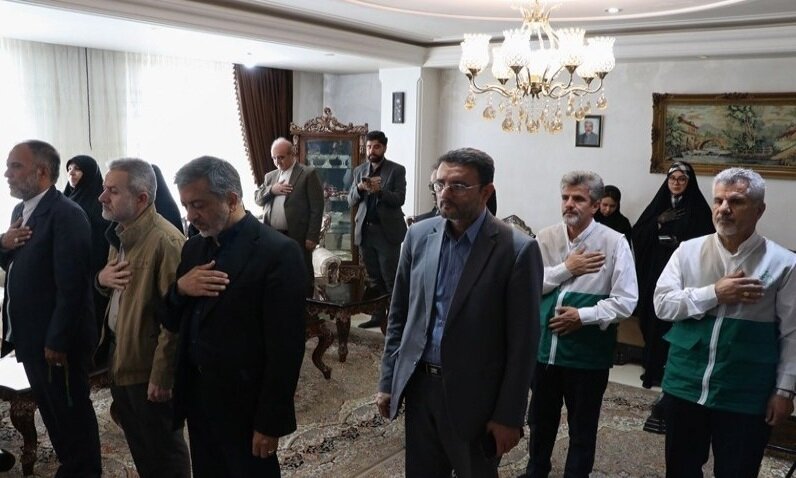 دیدار معاون تعاون بنیاد شهید با خانواده شهید «یونس نصیری»