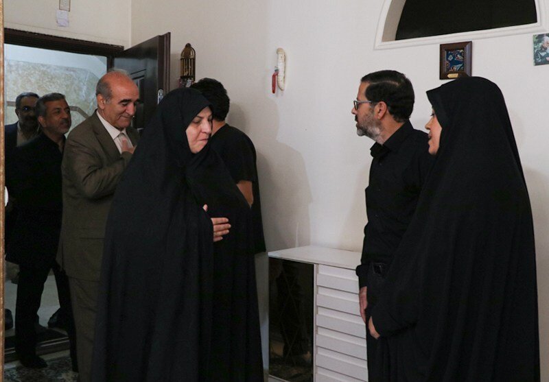 دیدار و تجلیل مسئولان بنیاد شهید از خانواده شهید «امیرحسین خوشبخت»