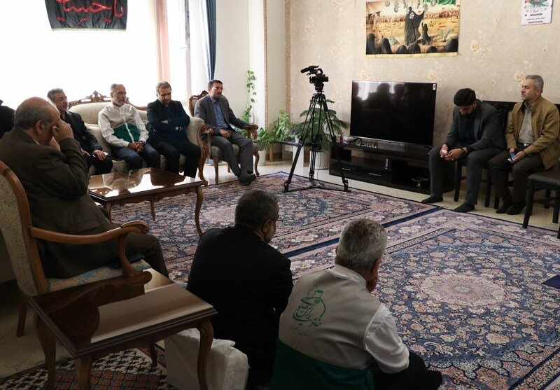 دیدار و تجلیل مسئولان بنیاد شهید از خانواده شهید «امیرحسین خوشبخت»