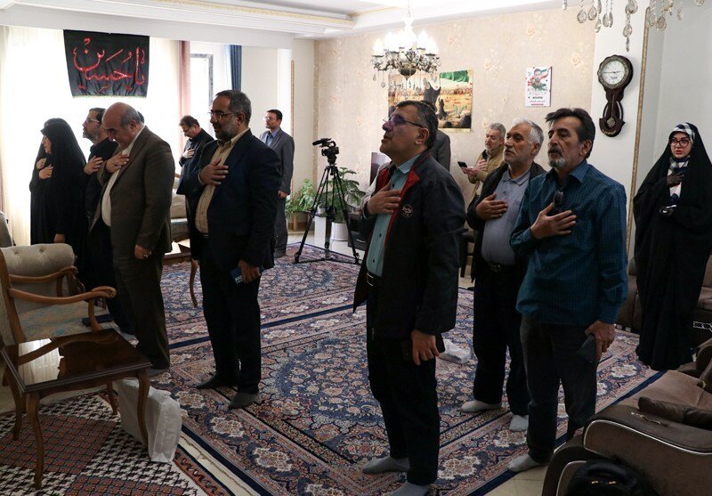 دیدار و تجلیل مسئولان بنیاد شهید از خانواده شهید «امیرحسین خوشبخت»