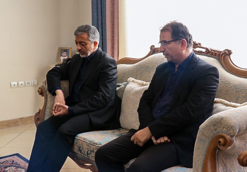 دیدار و تجلیل مسئولان بنیاد شهید از خانواده شهید «امیرحسین خوشبخت»