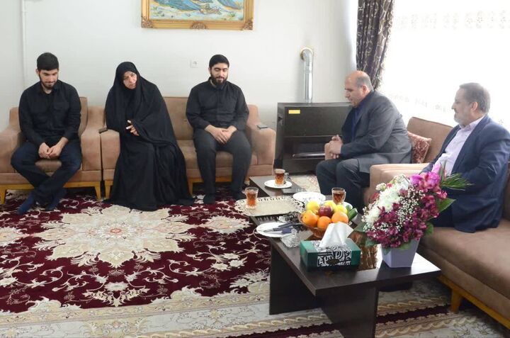 دیدار رضایی با خانواده شهیدان امیر سرتیپ رهبر دریاسری و ترک