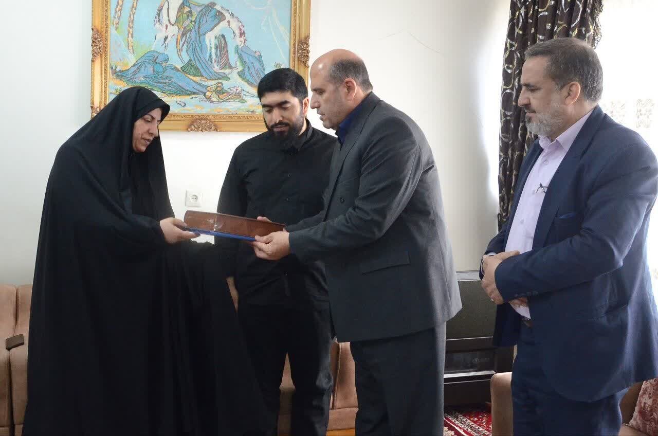 دیدار رضایی با خانواده شهیدان امیر سرتیپ رهبر دریاسری و ترک