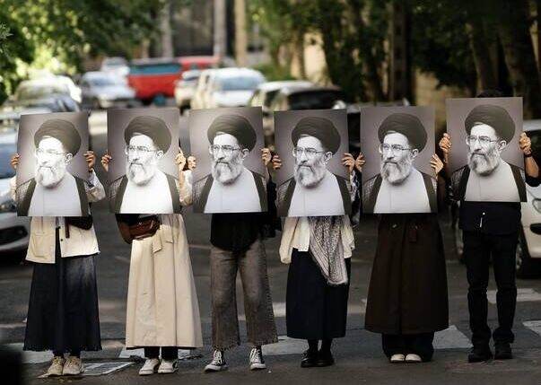 عکسی که دوباره بعد از ۴۷ سال تکرار شد...