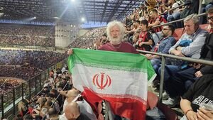 پرچم ایران در بازی میلان و یوونتوس برافراشته شد