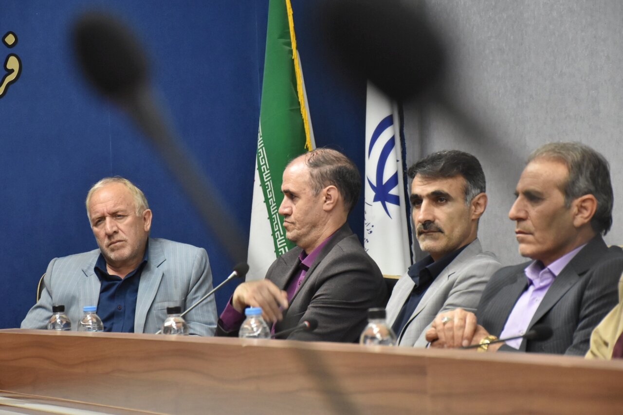 برگزاری شورای ترویج و توسعه فرهنگ ایثار و شهادت در شهرستان معمولان
