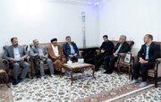 دیدار و تجلیل استاندار مرکزی از خانواده شهیدان صادقی،امانی و کمانی از شهدای جنگ رمضان در شهرستان شازند