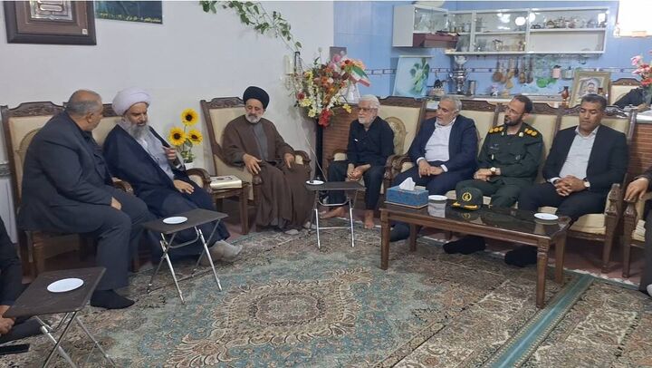 دیدار و تکریم از خانواده‌های شهدا در لنجان