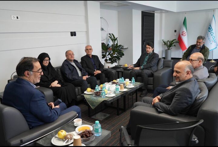 بازدید رئیس بنیاد شهید و امور ایثارگران از بیمه دی