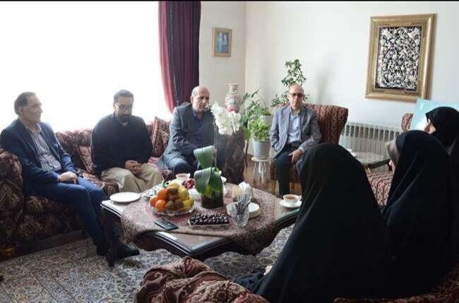 دیدار رییس بنیاد شهید با خانواده معزز سردار شهید حاج عباس سعدآبادی
