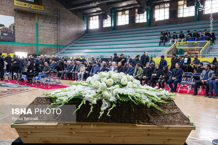 عکس/ مراسم تشییع پیکر عنایت‌الله آتشی