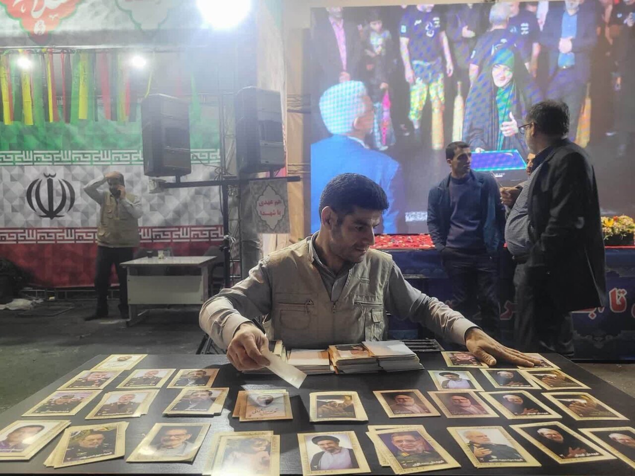 حال و هوای پردیس فرهنگی بنیاد شهید در شب میلاد امام هشتم