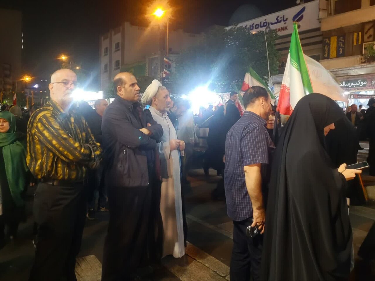 حال و هوای پردیس فرهنگی بنیاد شهید در شب میلاد امام هشتم