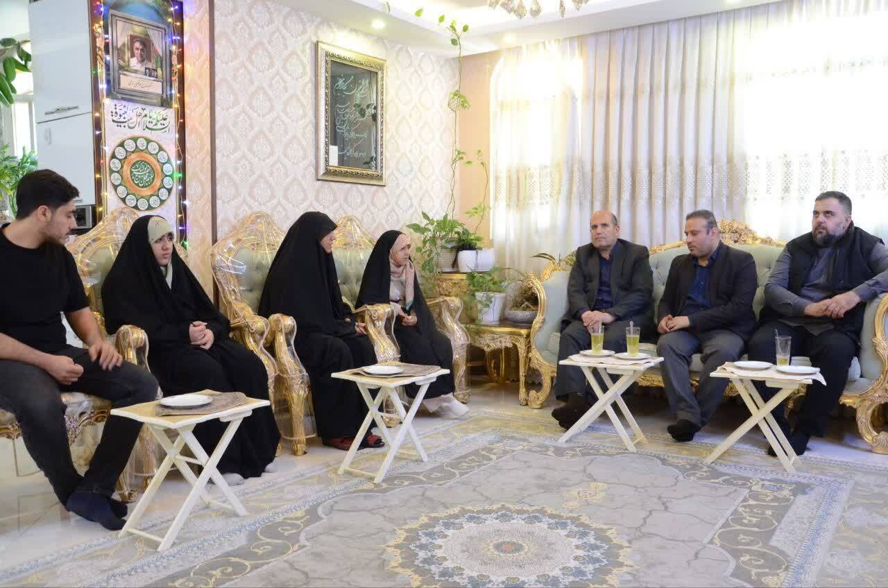 دیدار با خانواده شهیدان سرباز گمنام امام زمان