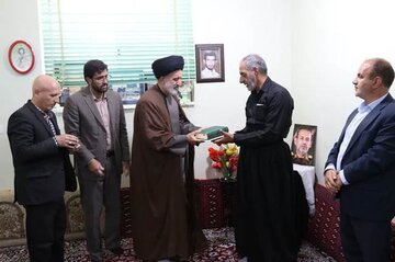 دیدار نماینده ولی‌فقیه در بنیاد با خانواده شهیدان سرلشکر شهید سلیمانی، سرتیپ دوم پاسدار بهرامی و شهید رستمی