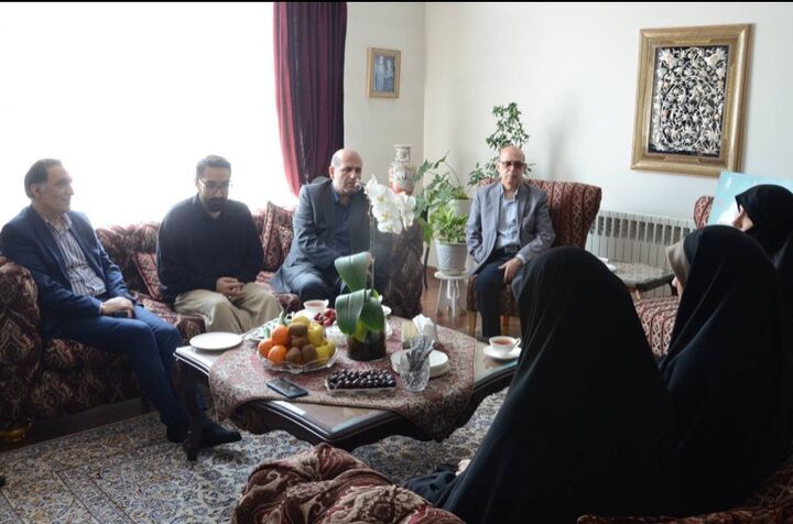 دیدار رییس بنیاد شهید و امور ایثارگران با خانواده معزز سردار شهید حاج عباس سعدآبادی