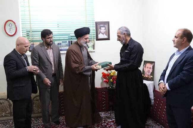 دیدار نماینده ولی‌فقیه در بنیاد با خانواده شهیدان سرلشکر شهید سلیمانی، سرتیپ دوم پاسدار بهرامی و شهید رستمی