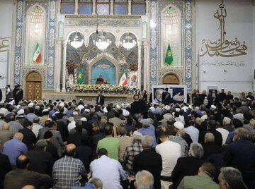 حضور مدیرعامل بیمه دی در مراسم اربعین شهید دکتر علی لاریجانی در قم