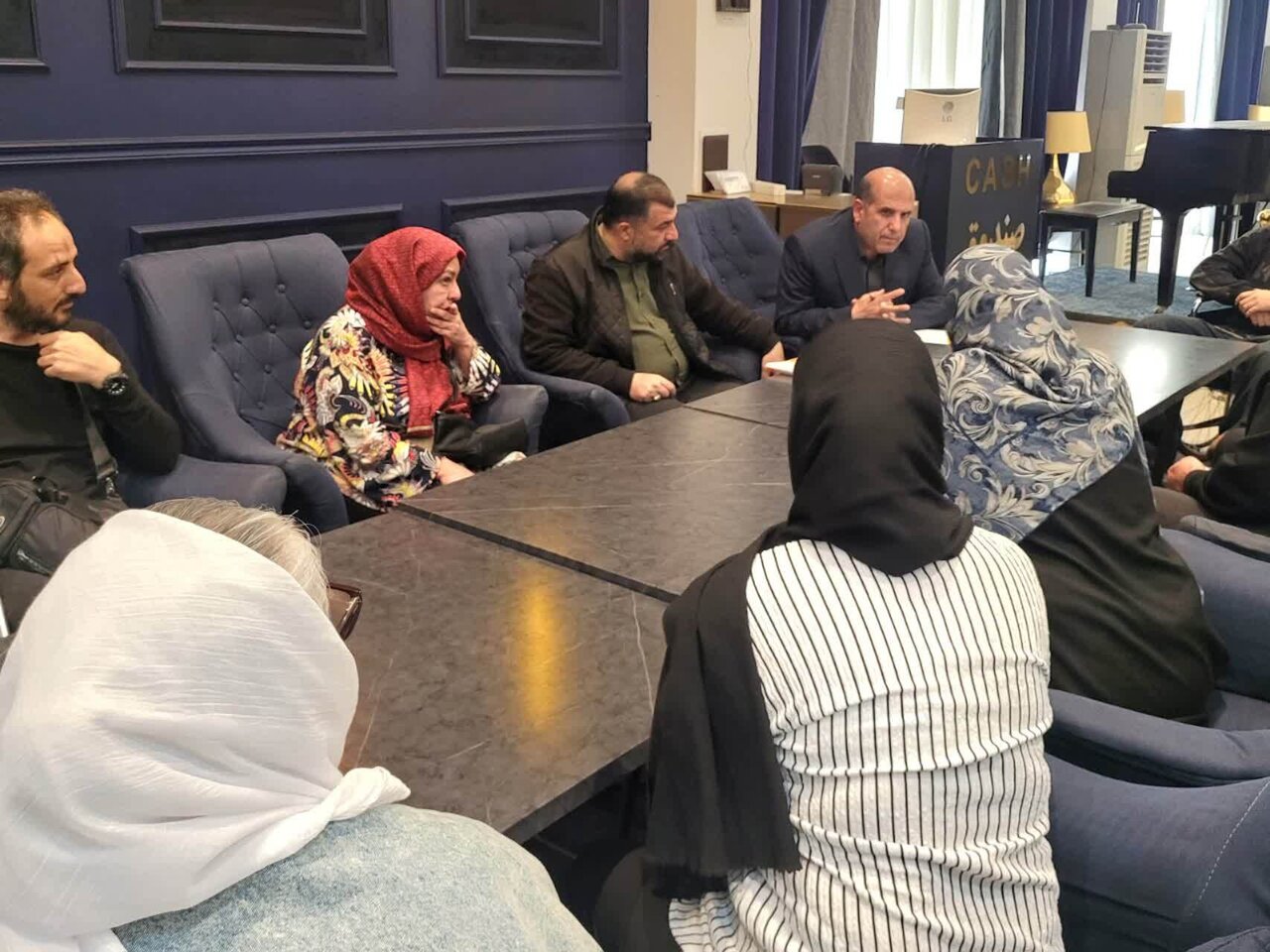 دیدار مدیرکل بنیاد شهید تهران بزرگ با خانواده شهدای جنگ رمضان