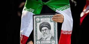 فراخوان بین‌المللی جشنواره جهانی شعر «امامِ شهید» منتشر شد