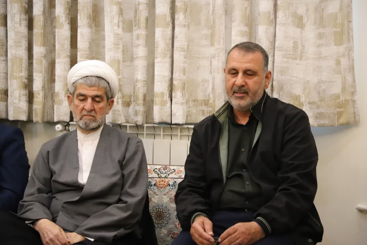 دیدار با خانواده شهید  «سردار محمد پاکپور» در روستای دهسد شهرستان خنداب