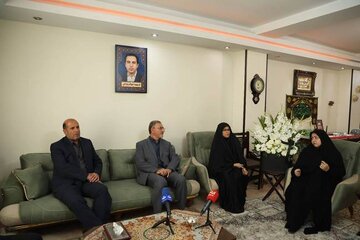 شهدا سند اصالت انقلاب و الگوی ماندگار آیندگان هستند