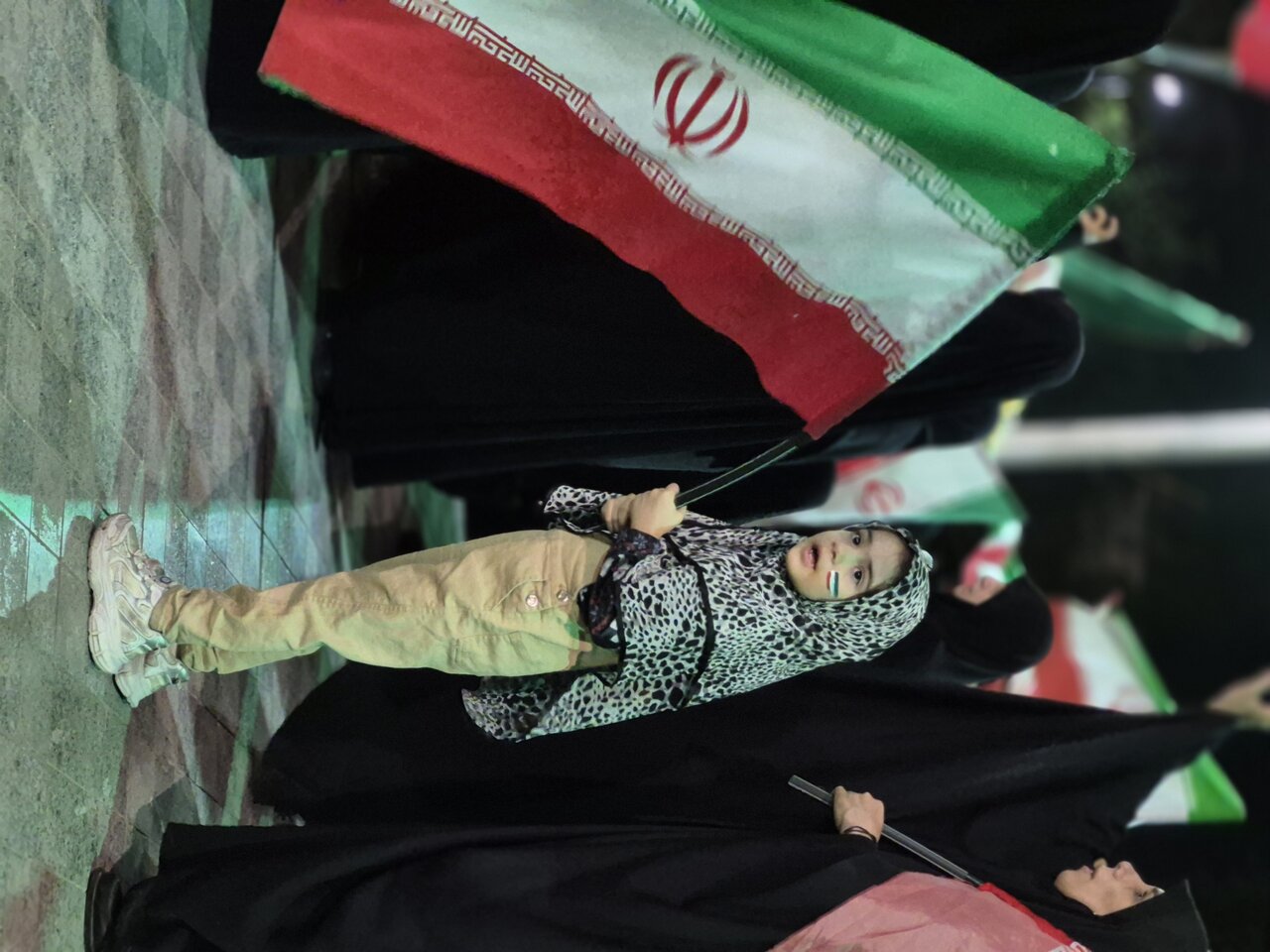 اجتماع مردمی در گلزار شهدای گمنام والفجر منطقه ۱۵ برگزار شد