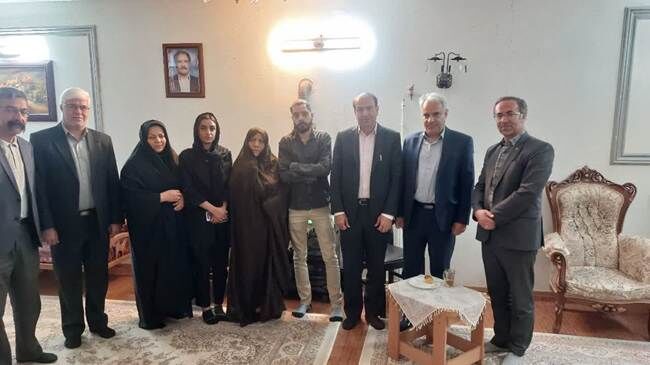 دیدار با خانواده آموزگار شهیده زهرا مشهدی از شهدای جنگ رمضان
