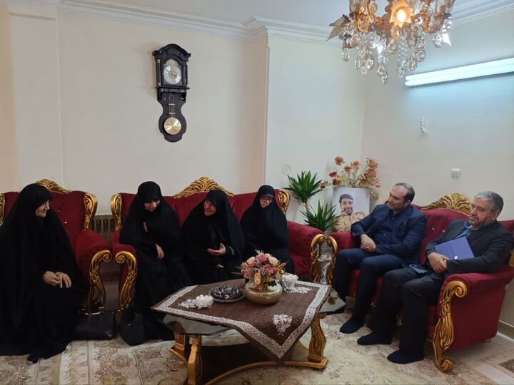 دیدار خانواده شهدای گروه زینبیون با خانواده شهید علیرضا ترابی