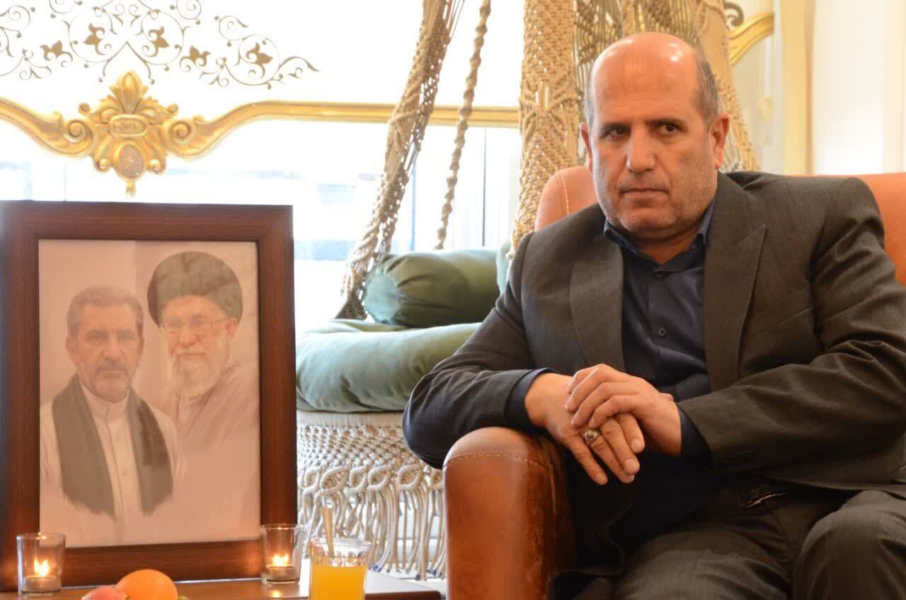 دیدار مدیرکل بنیاد شهید تهران بزرگ با خانواده شهیدان هاشمی‌فرد و فیلا