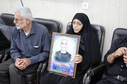تجلیل زعیم حوزه‌های علمیه خوزستان از خانواده‌های شهدای «جنگ رمضان» اهواز