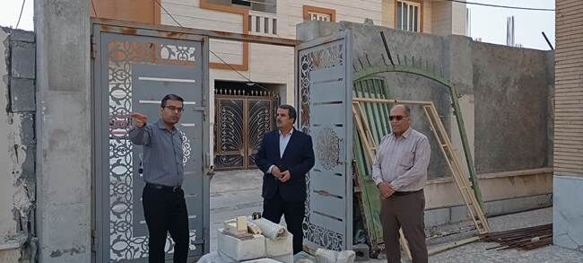 بازدید مدیرکل بنیاد شهید بوشهر از پروژه مرمت آرامگاه شهید آیت عاشوری در شهر چغادک