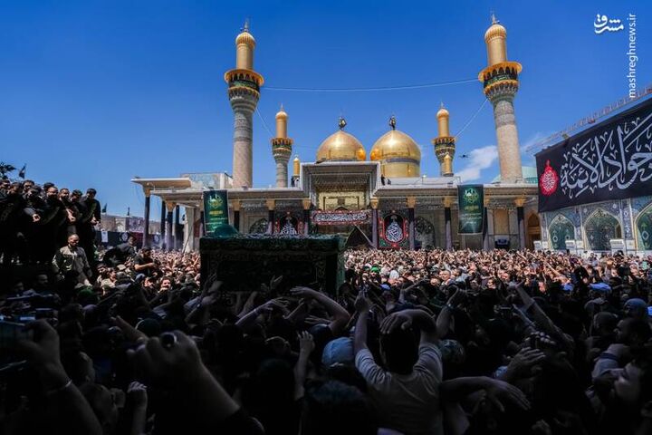 عکس/ تشییع نمادین جوان ترین امام در کاظمین