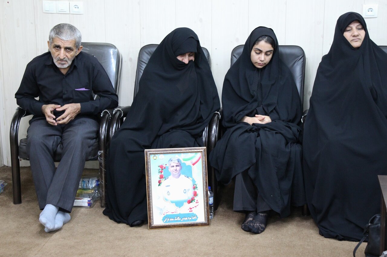 تجلیل زعیم حوزههای علمیه خوزستان از خانوادههای شهدای «جنگ رمضان» اهواز