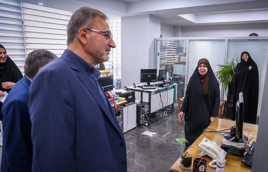 دیدار معاون فرهنگی و آموزشی بنیاد شهید و امور ایثارگران با کارکنان ادارهکل اسناد و انتشارات