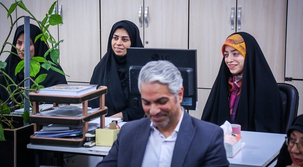 دیدار معاون فرهنگی و آموزشی بنیاد شهید و امور ایثارگران با کارکنان ادارهکل اسناد و انتشارات