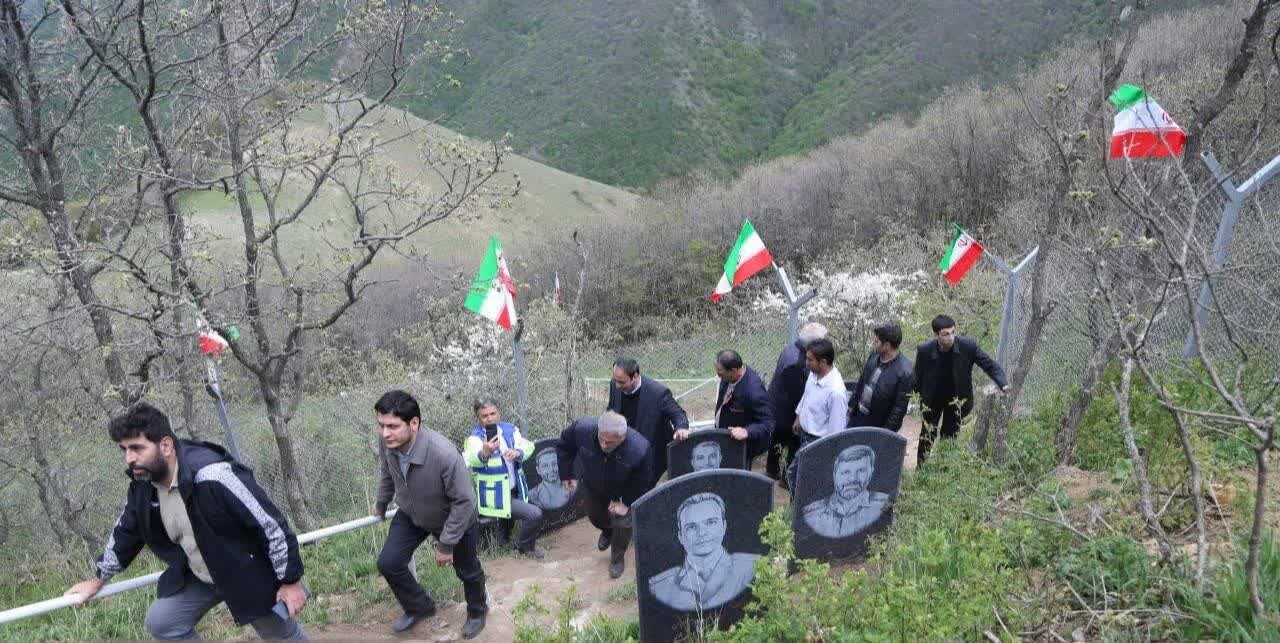 حضور مدیرکل بنیاد شهید و امورایثارگران آذربایجان غربی در مراسم معنوی و باشکوه دومین سالگرد شهدای خدمت در ورزقان