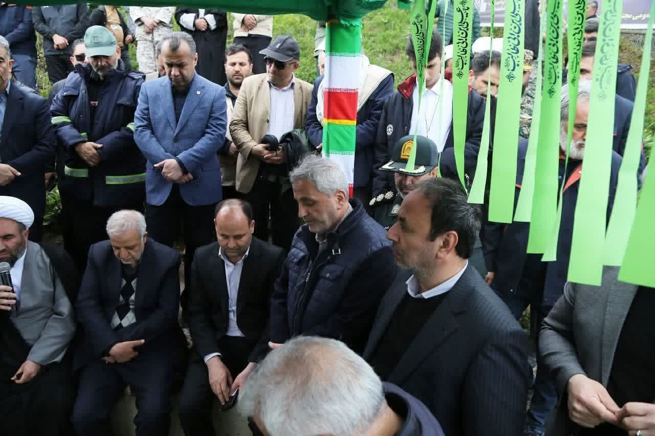 حضور مدیرکل بنیاد شهید و امورایثارگران آذربایجان غربی در مراسم معنوی و باشکوه دومین سالگرد شهدای خدمت در ورزقان