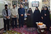 دیدار اولادقباد با مادر شهیدان والامقام «خالقی‌پور» و شهید «شهبازی»