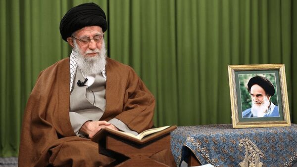 جمع‌آوری خاطرات قرآنی با رهبر شهید انقلاب اسلامی