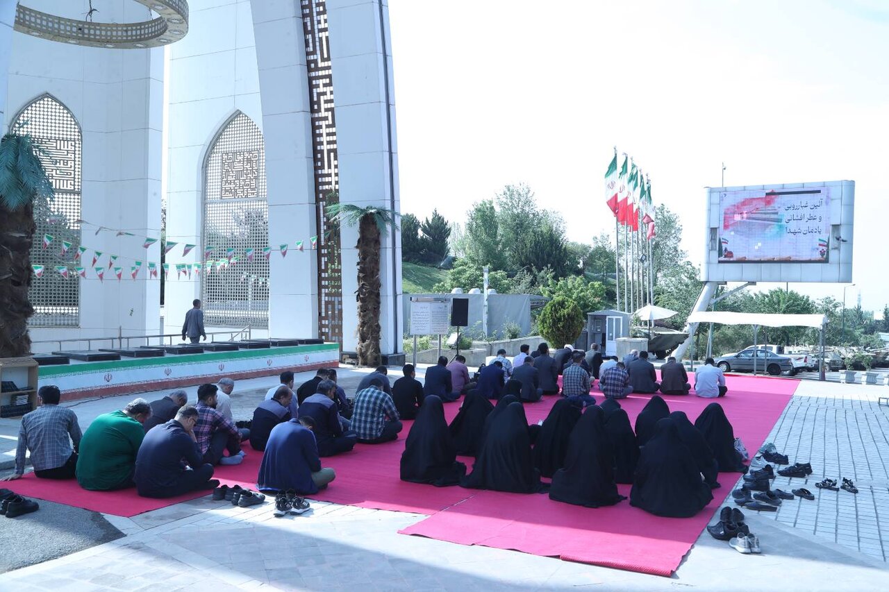 عطر خرمشهر در یادمان شهدای گمنام موزه ملی انقلاب اسلامی و دفاع مقدس