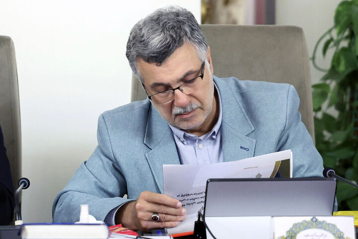 تاکید وزیر بهداشت بر تامین به موقع دارو
