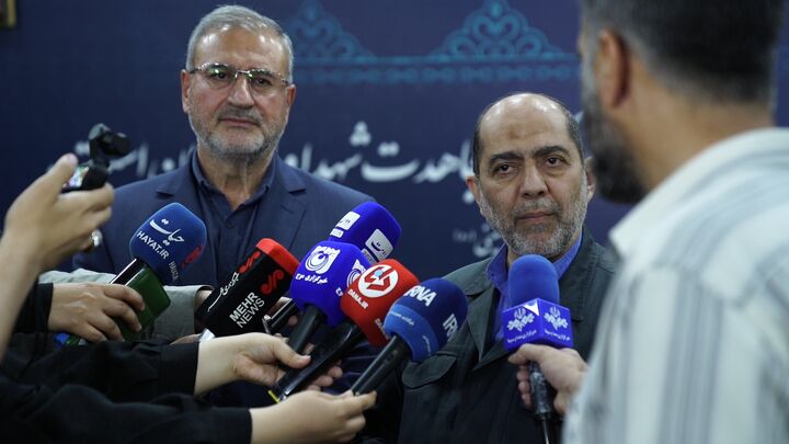 امضای تفاهمنامه ساخت گلزار شهدای میناب