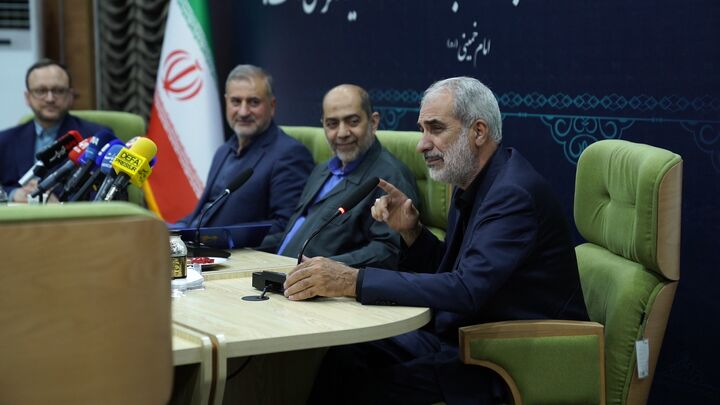 امضای تفاهمنامه ساخت گلزار شهدای میناب
