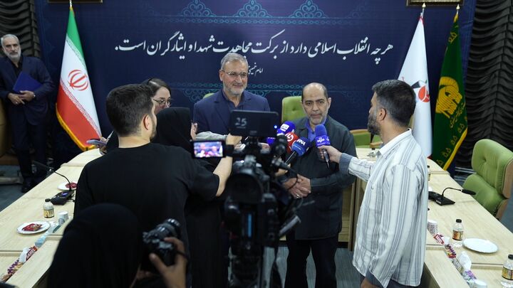امضای تفاهمنامه ساخت گلزار شهدای میناب
